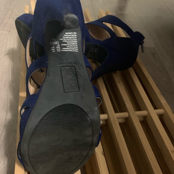 Heeled shoe - Picture 3 of 4